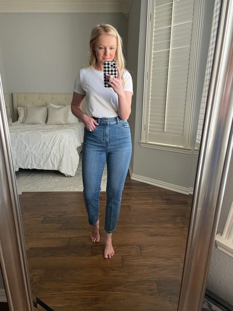 Petite Friendly Mom Jeans – Savanna